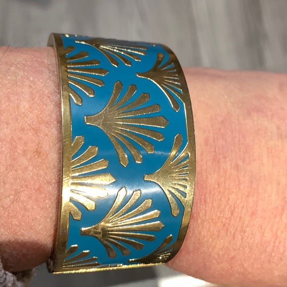 Jewelry - Beautiful bracelet blue gold